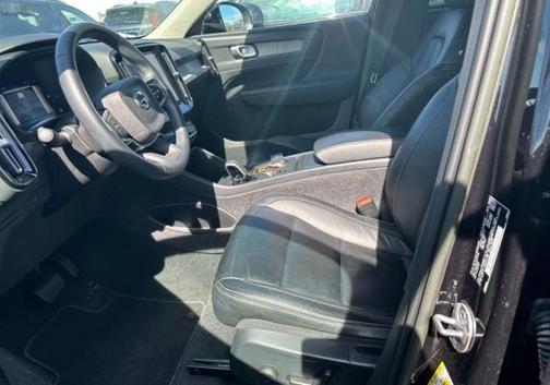 2023 Volvo XC40 B5 Core