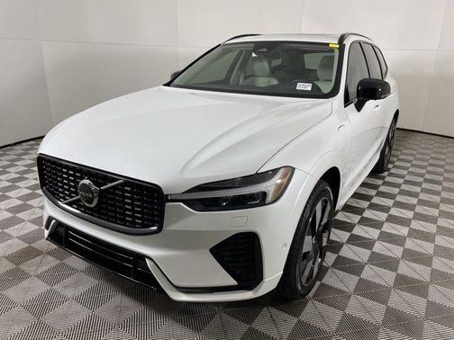 2024 Volvo XC60 Recharge Plug-In Hybrid T8 Plus Dark Theme