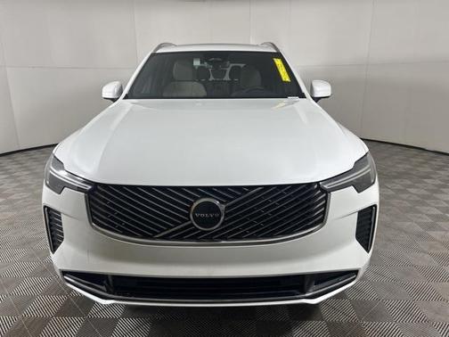 2025 Volvo XC90 Plug-In Hybrid T8 Core 7-Seater
