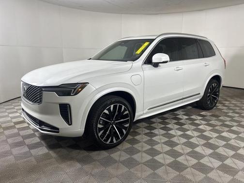 2025 Volvo XC90 Plug-In Hybrid T8 Core 7-Seater