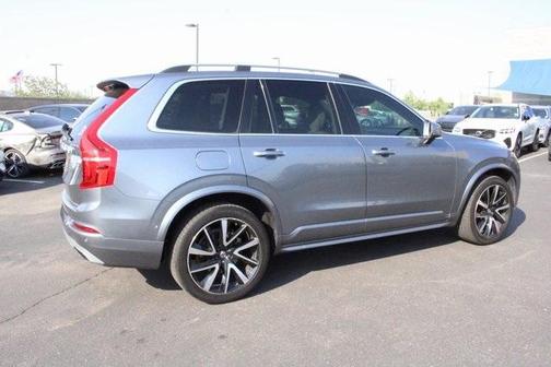 2019 Volvo XC90 T6 Momentum