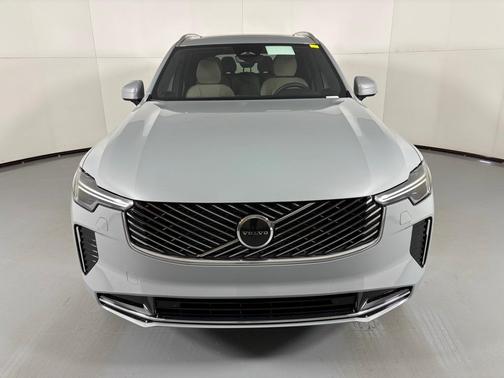 2026 Volvo XC90 B5 Core