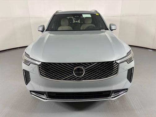 2026 Volvo XC90 B5 Core