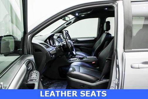 Photo 2 of 65 of 2019 Dodge Grand Caravan GT