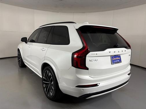 2026 Volvo XC90 Plug-In Hybrid T8 Ultra Dark Theme 6-Seater