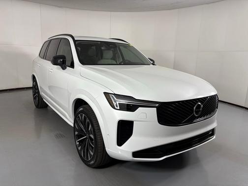 2026 Volvo XC90 Plug-In Hybrid T8 Ultra Dark Theme 6-Seater