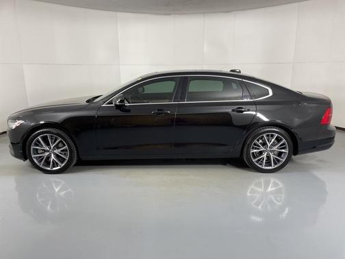 2018 Volvo S90 T5 Momentum