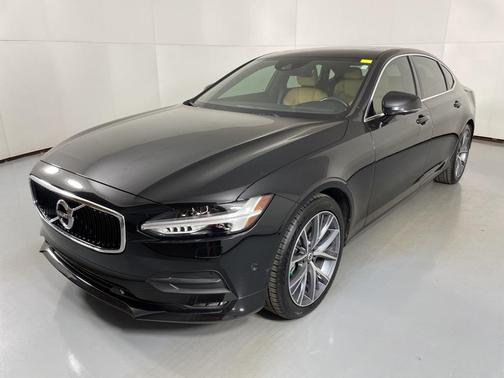 2018 Volvo S90 T5 Momentum