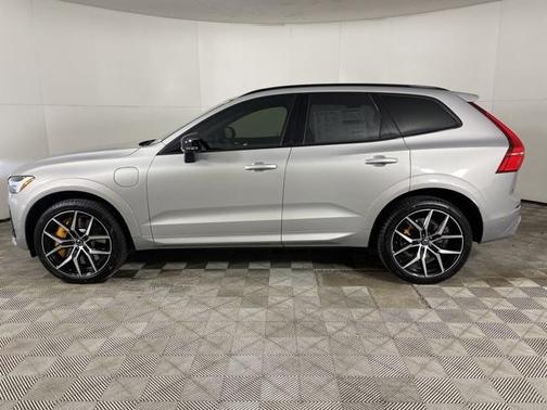 2025 Volvo XC60 Plug-In Hybrid T8 Polestar Engineered