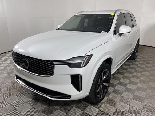 2025 Volvo XC90 B5 Core