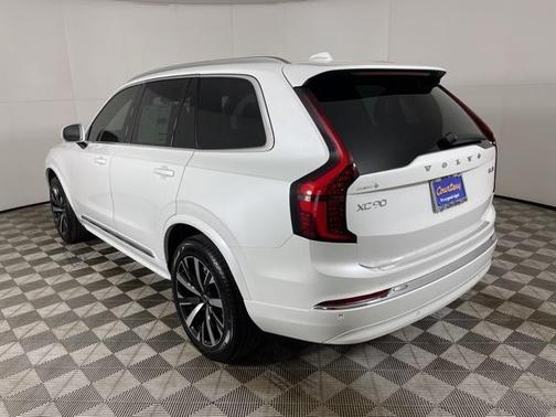 2025 Volvo XC90 B5 Core