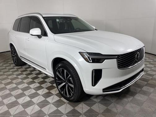 2025 Volvo XC90 B5 Core