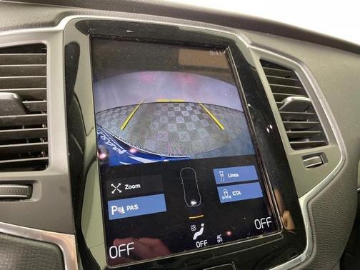 Photo 4 of 42 of 2020 Volvo XC90 T5 Momentum 7 Passenger