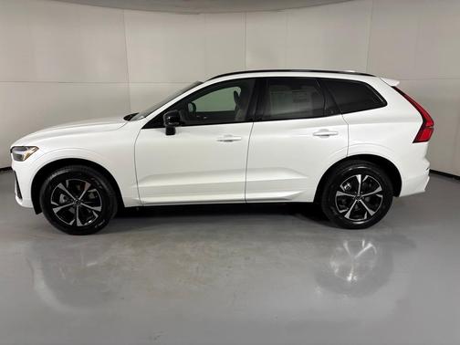 2026 Volvo XC60 B5 Core