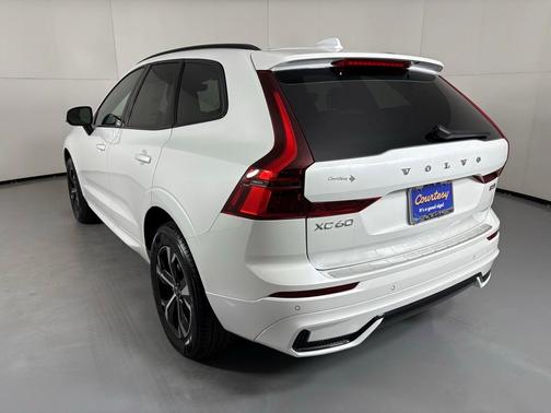 2026 Volvo XC60 B5 Core