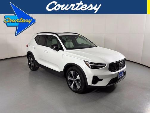 Crystal White 2026 Volvo XC40 B5 Plus