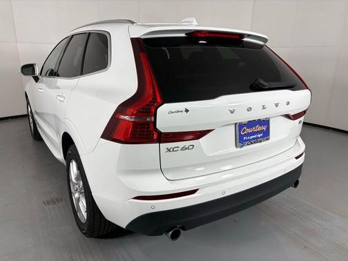 2020 Volvo XC60 T5 Momentum