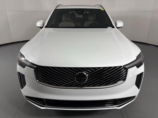 2026 Volvo XC90 Plug-In Hybrid T8 Plus 7-Seater