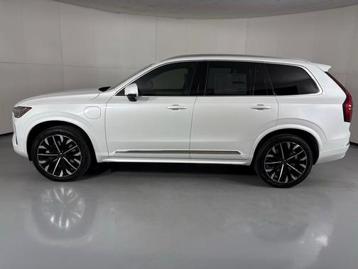 2026 Volvo XC90 Plug-In Hybrid T8 Plus 7-Seater