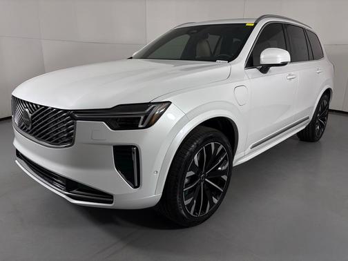 2026 Volvo XC90 Plug-In Hybrid T8 Plus 7-Seater