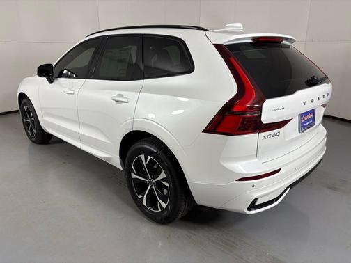 2026 Volvo XC60 B5 Core