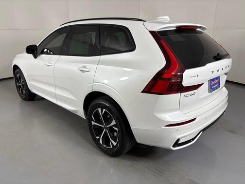 2026 Volvo XC60 B5 Core