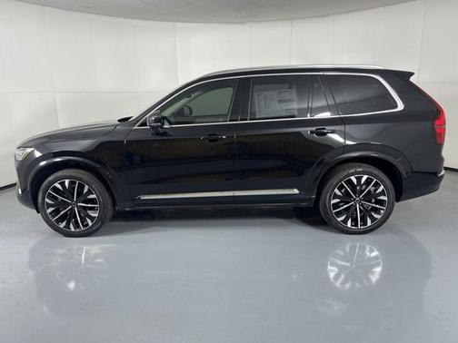 2025 Volvo XC90 B6 Plus 7-Seater