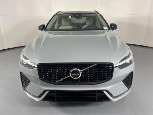 2025 Volvo XC60 B5 AWD Plus