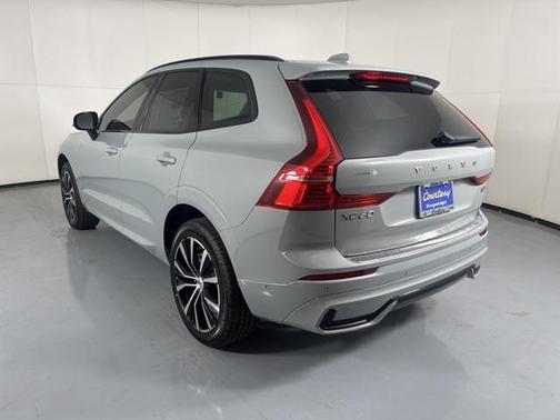 2025 Volvo XC60 B5 AWD Plus