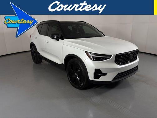 2026 Volvo XC40 B5 Ultra Black Edition