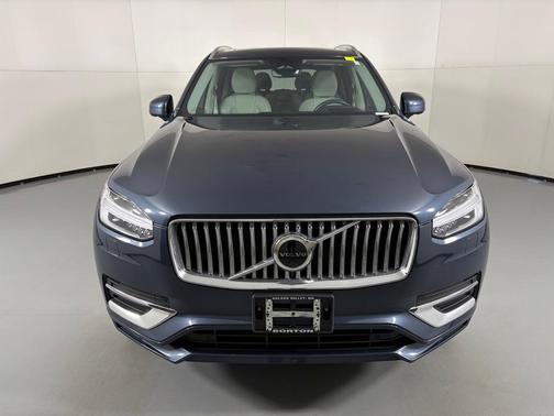 2023 Volvo XC90 B6 Ultimate 7-Seater
