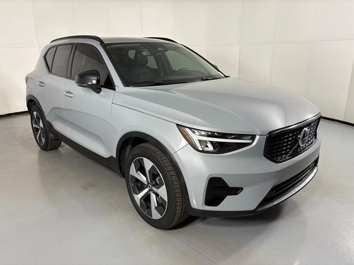 2024 Volvo XC40 B5 Core
