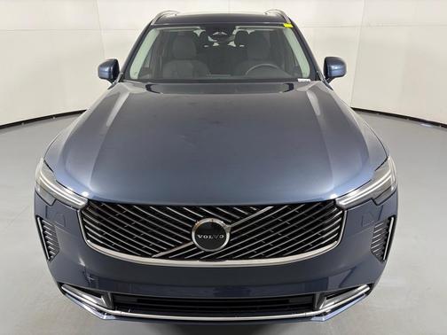 2026 Volvo XC90 B5 Core