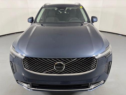 2026 Volvo XC90 B5 Core