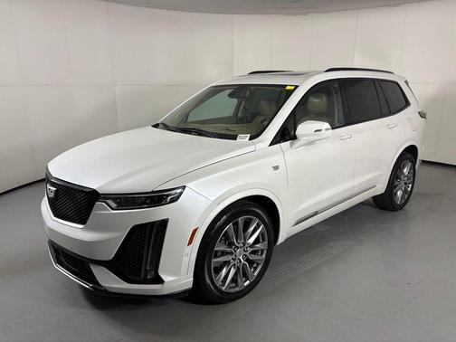 Crystal White Tri-Coat 2020 Cadillac XT6 Sport AWD
