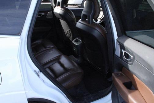 2018 Volvo XC60 Recharge Plug-In Hybrid T8 Inscription