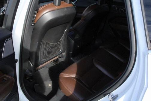 2018 Volvo XC60 Recharge Plug-In Hybrid T8 Inscription