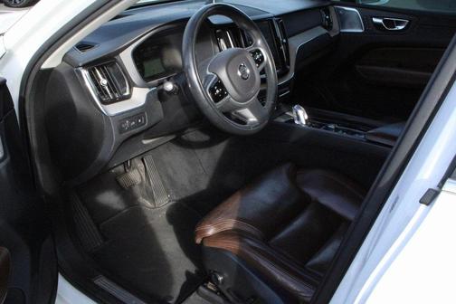 2018 Volvo XC60 Recharge Plug-In Hybrid T8 Inscription