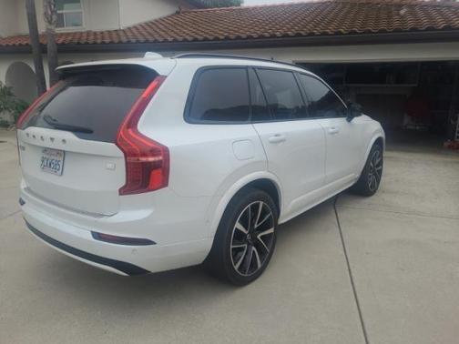 2023 Volvo XC90 Recharge Plug-In Hybrid T8 Ultimate Dark Theme 7-Seater