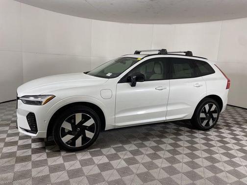 2024 Volvo XC60 Recharge Plug-In Hybrid T8 Plus Dark Theme