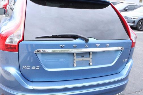 2015 Volvo XC60 T5 Platinum