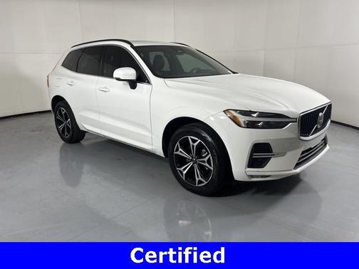 2022 Volvo XC60 B5 Momentum