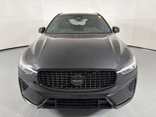 Onyx Black Metallic 2024 Volvo XC60 Recharge Plug-In Hybrid T8 Ultimate Black Edition