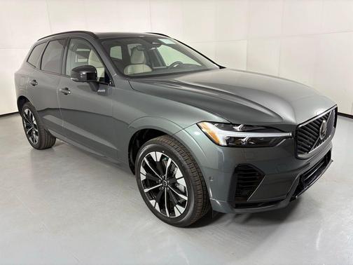 Forest Green 2026 Volvo XC60 Plug-In Hybrid T8 Plus