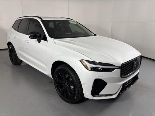 2026 Volvo XC60 B5 Ultra Black Edition