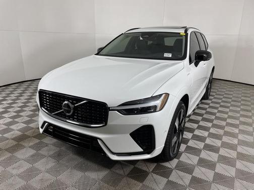 2024 Volvo XC60 Recharge Plug-In Hybrid T8 Plus Dark Theme