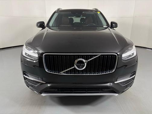 2019 Volvo XC90 T6 Momentum