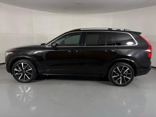 2019 Volvo XC90 T6 Momentum