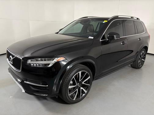 2019 Volvo XC90 T6 Momentum