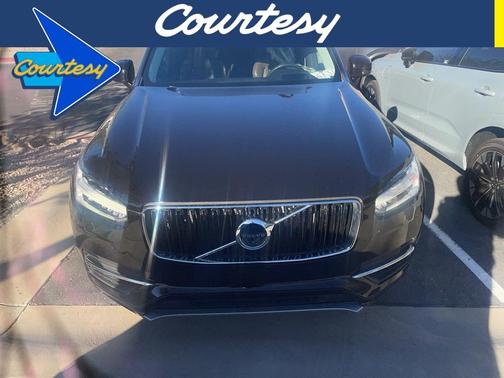 2019 Volvo XC90 T6 Momentum